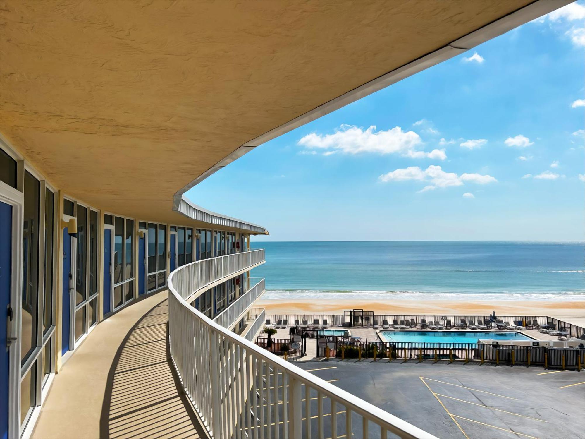 Outrigger Beach Club Resort Ормонд Бич Экстерьер фото